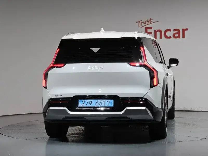 2023 Kia EV9 с пробегом 59 263 км