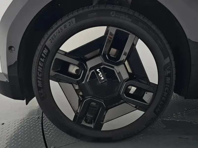 2023 Kia EV9 с пробегом 59 263 км