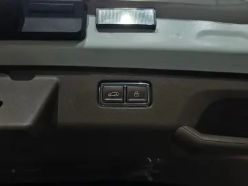 2023 Kia EV9 с пробегом 59 263 км