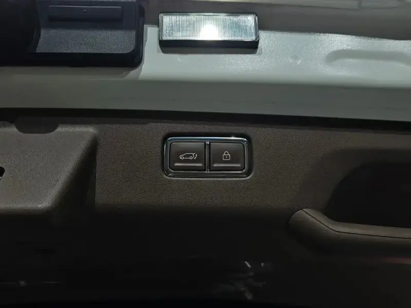 2023 Kia EV9 с пробегом 59 263 км