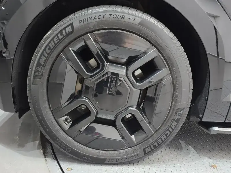 2023 Kia EV9 с пробегом 52 791 км