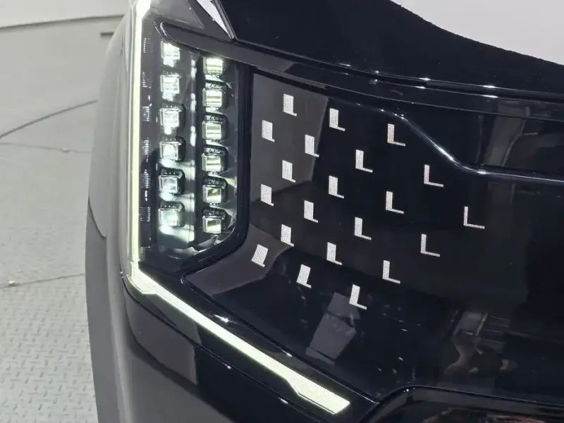 2023 Kia EV9 с пробегом 52 791 км