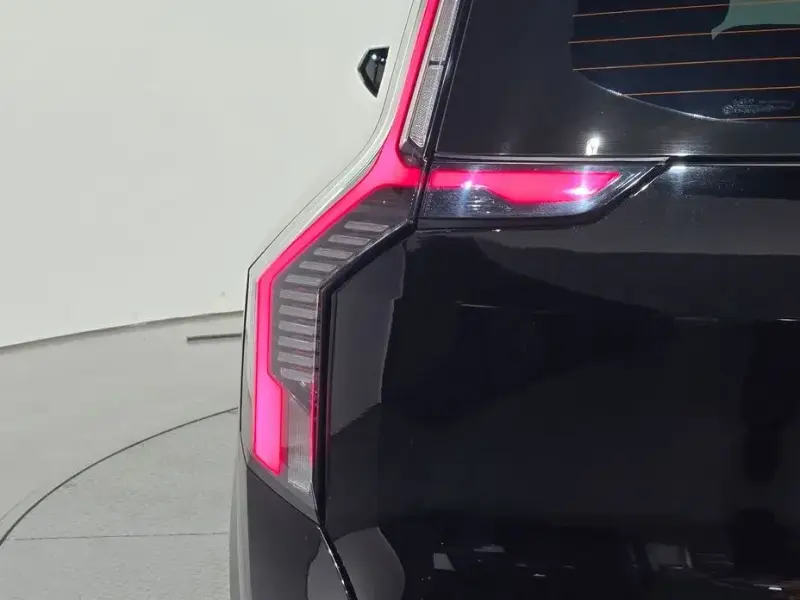 2023 Kia EV9 с пробегом 52 791 км