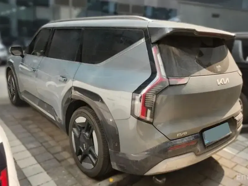 2023 Kia EV9 с пробегом 45 792 км