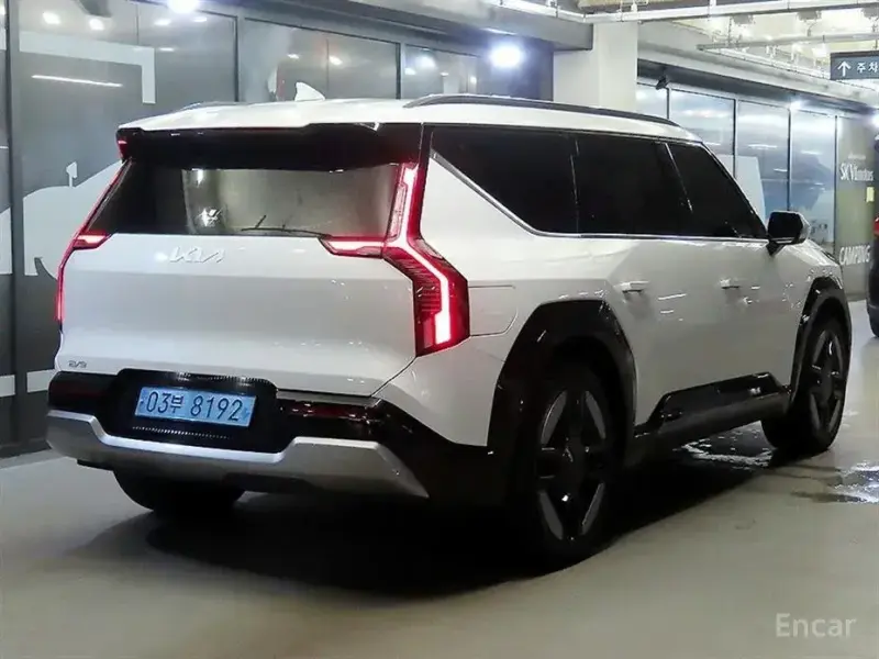 2023 Kia EV9 с пробегом 45 100 км