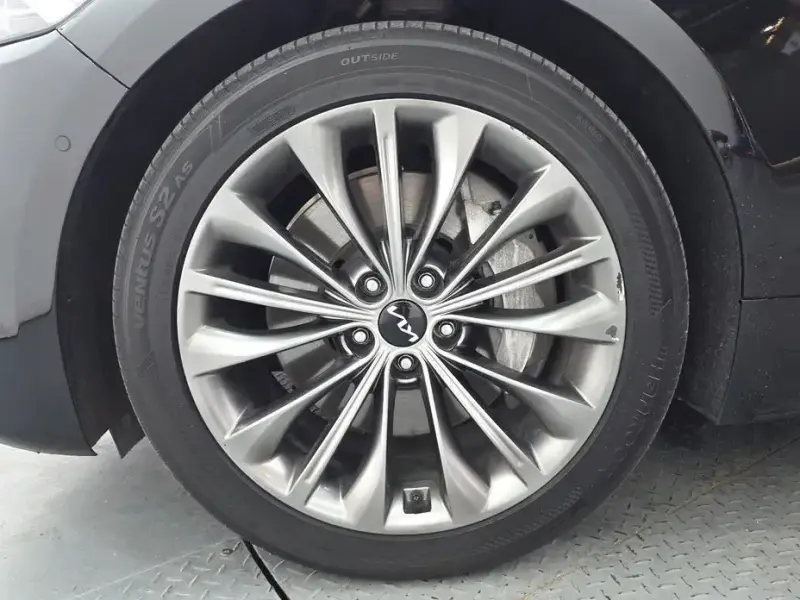 2023 Kia K9 с пробегом 85 598 км