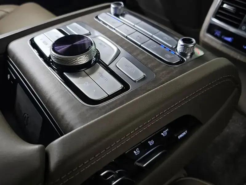 2023 Kia K9 с пробегом 24 247 км