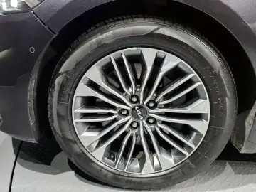 2023 Kia K9 с пробегом 56 561 км