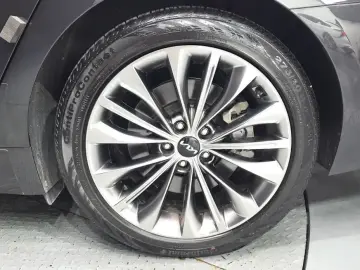 2023 Kia K9 с пробегом 27 275 км