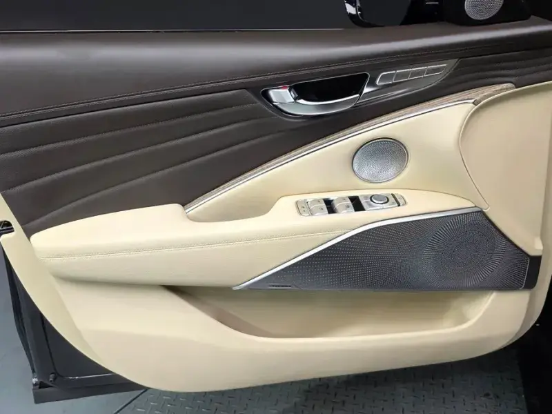 2023 Kia K9 с пробегом 27 275 км