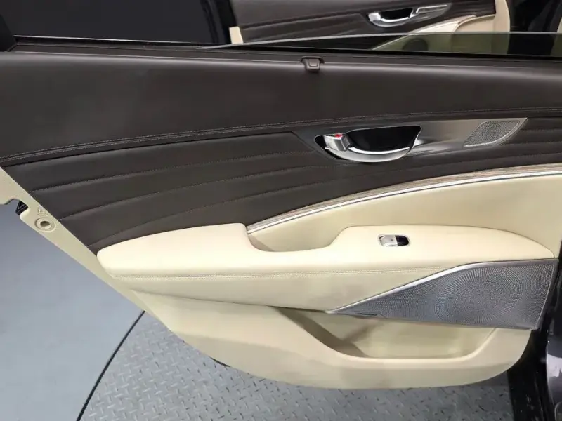 2023 Kia K9 с пробегом 27 275 км