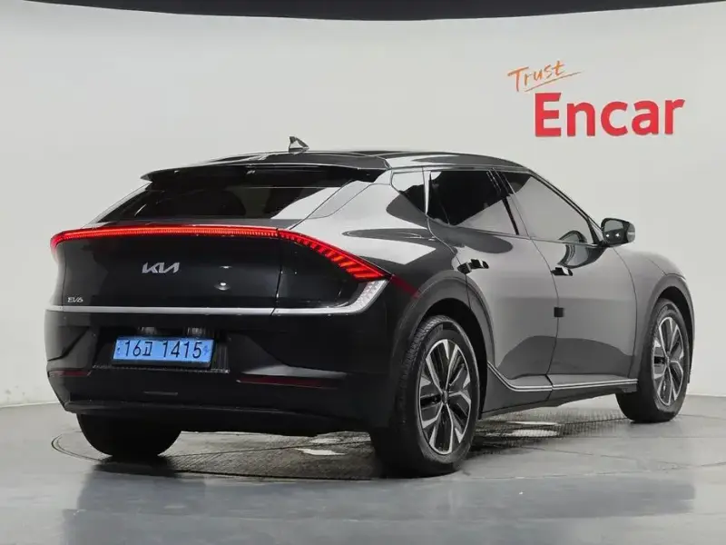 2022 Kia EV6 с пробегом 27 540 км