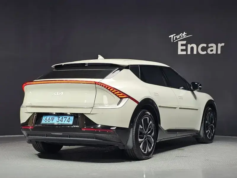 2022 Kia EV6 с пробегом 73 178 км