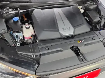 2022 Kia EV6 с пробегом 27 540 км