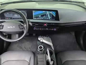 2022 Kia EV6 с пробегом 27 540 км
