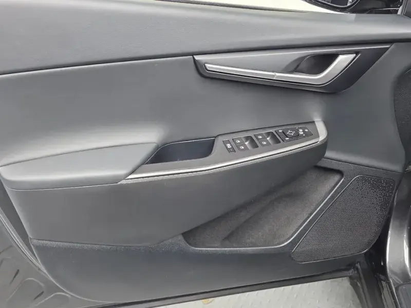2022 Kia EV6 с пробегом 27 540 км