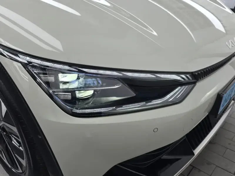2022 Kia EV6 с пробегом 73 178 км