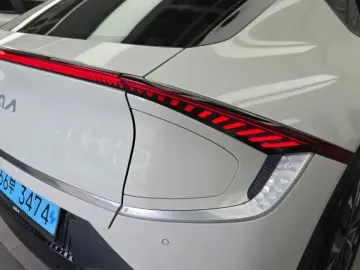 2022 Kia EV6 с пробегом 73 178 км