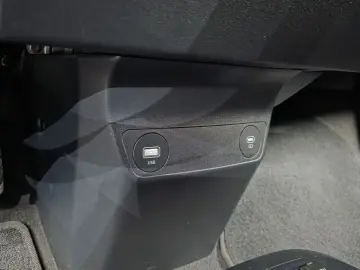 2022 Kia EV6 с пробегом 27 540 км