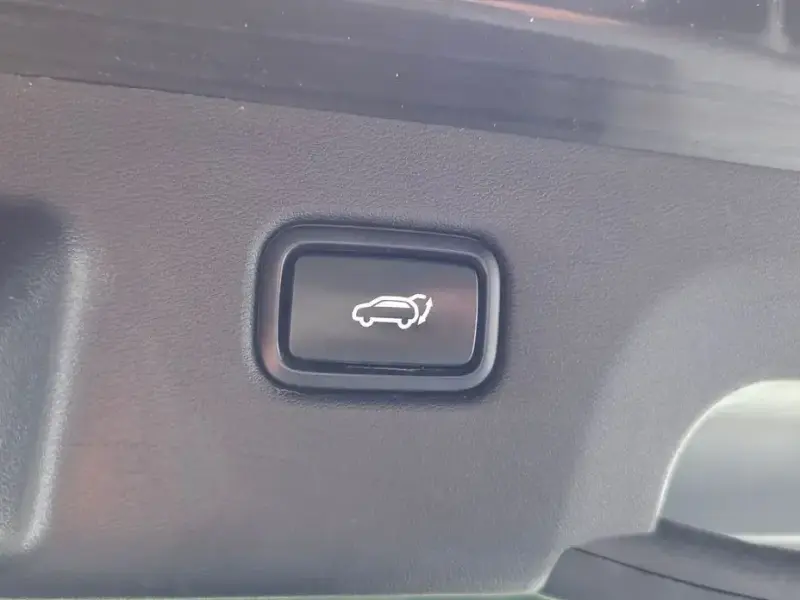 2022 Kia EV6 с пробегом 27 540 км