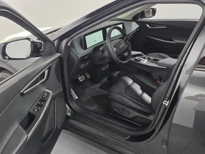 2024 Kia EV6 с пробегом 40 173 км