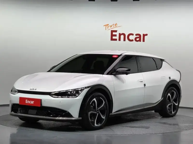 2022 Kia EV6 с пробегом 81 387 км