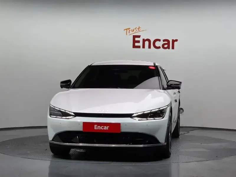 2022 Kia EV6 с пробегом 81 387 км