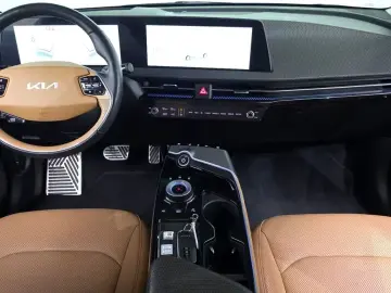 2022 Kia EV6 с пробегом 81 387 км