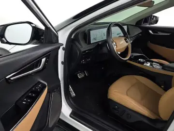 2022 Kia EV6 с пробегом 81 387 км