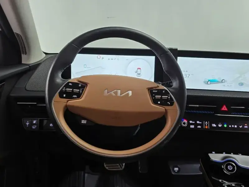2023 Kia EV6 с пробегом 41 589 км