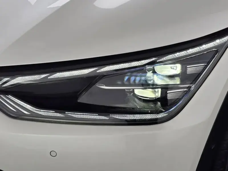 2023 Kia EV6 с пробегом 41 589 км