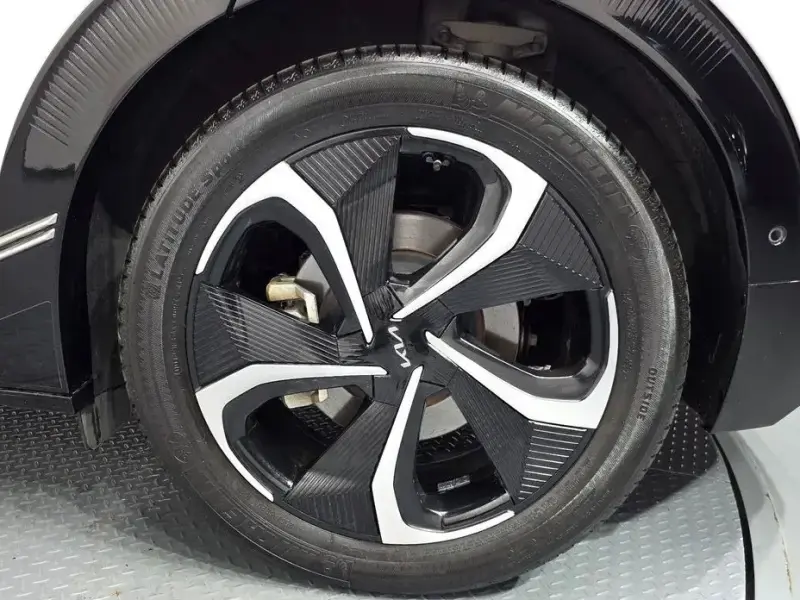 2022 Kia EV6 с пробегом 81 387 км