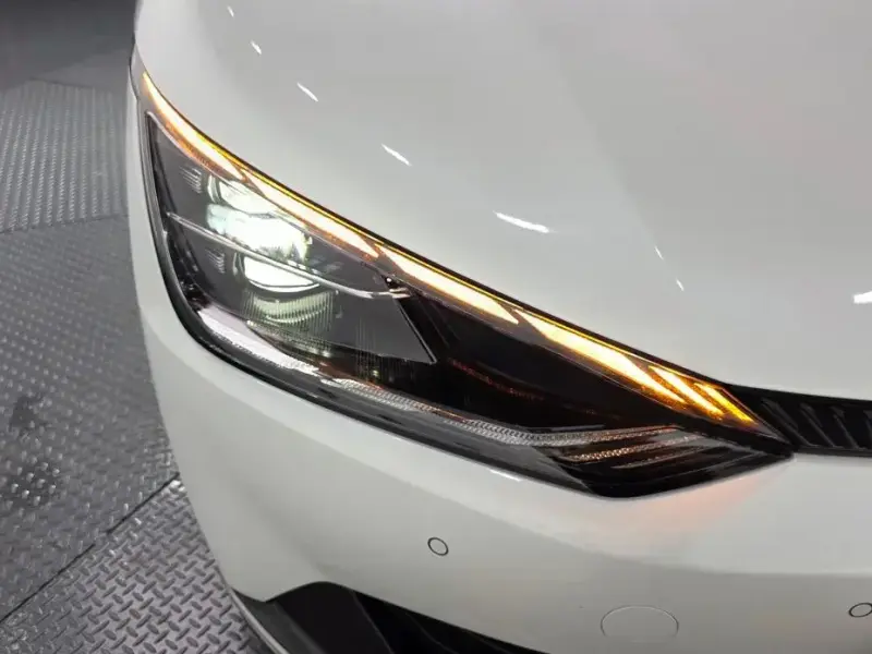 2022 Kia EV6 с пробегом 81 387 км