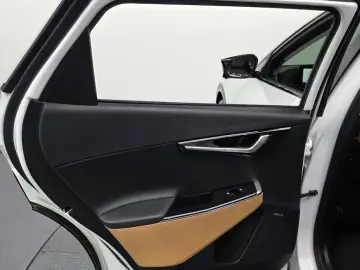 2022 Kia EV6 с пробегом 81 387 км