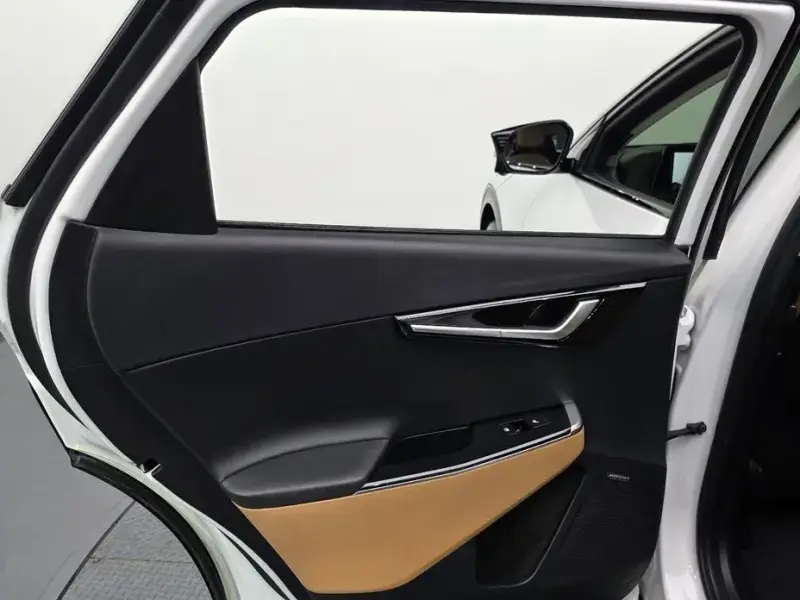 2022 Kia EV6 с пробегом 81 387 км