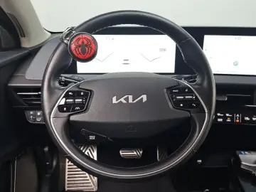 2023 Kia EV6 с пробегом 55 128 км