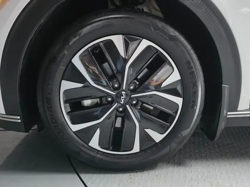 2022 Kia EV6 с пробегом 76 499 км