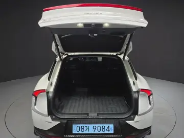 2022 Kia EV6 с пробегом 76 499 км