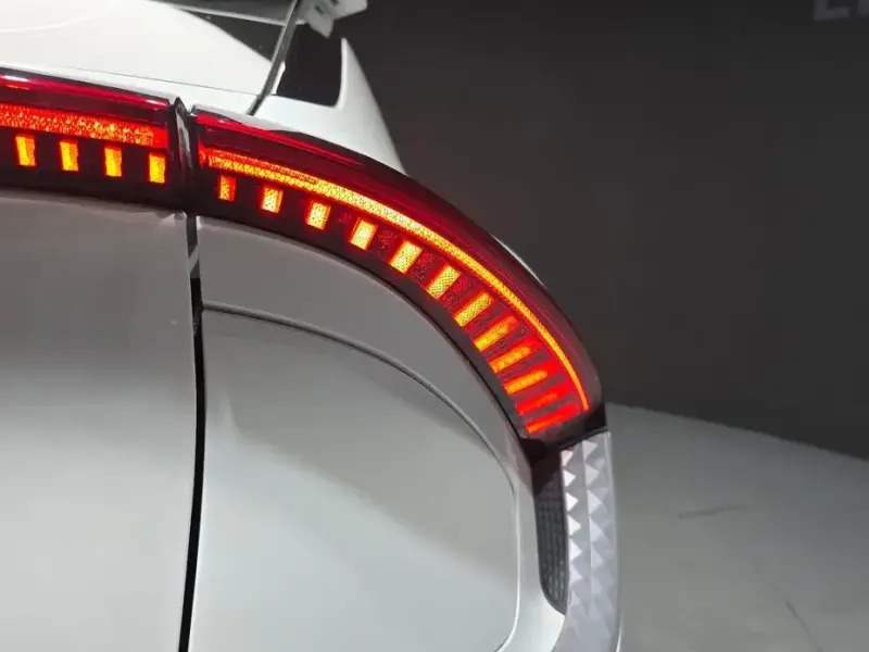 2022 Kia EV6 с пробегом 76 499 км