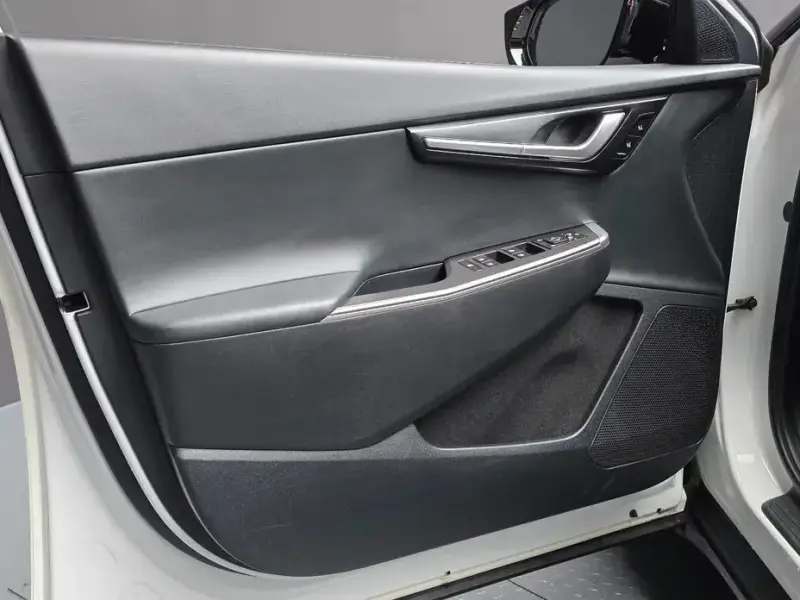 2022 Kia EV6 с пробегом 76 499 км