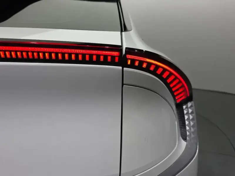 2024 Kia EV6 с пробегом 9 989 км