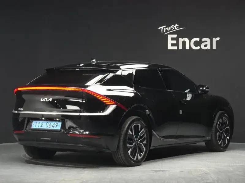 2023 Kia EV6 с пробегом 82 324 км
