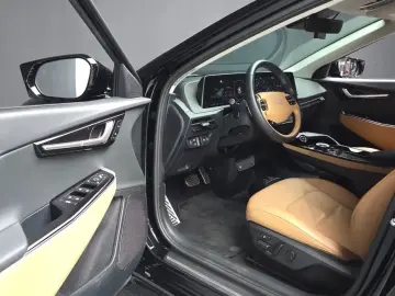 2023 Kia EV6 с пробегом 82 324 км
