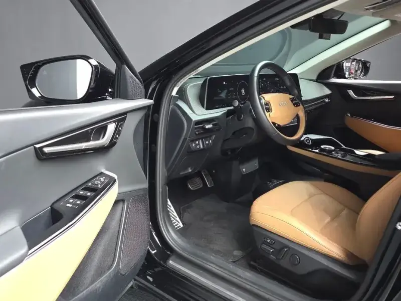 2023 Kia EV6 с пробегом 82 324 км