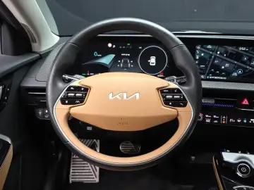 2023 Kia EV6 с пробегом 82 324 км