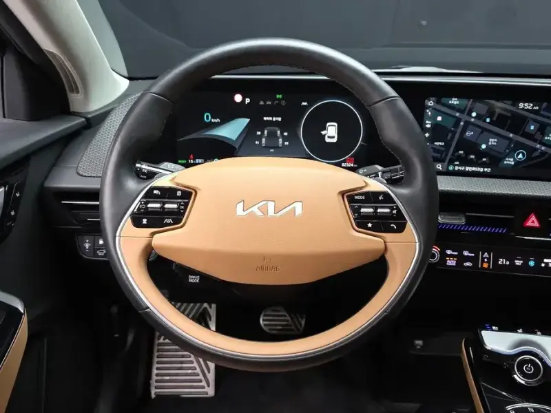 2023 Kia EV6 с пробегом 82 324 км