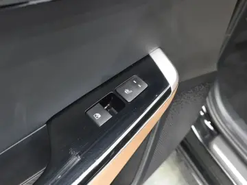 2023 Kia EV6 с пробегом 82 324 км