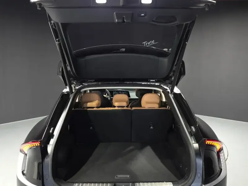 2023 Kia EV6 с пробегом 82 324 км
