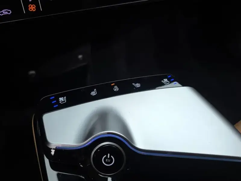 2023 Kia EV6 с пробегом 82 324 км