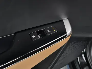 2023 Kia EV6 с пробегом 59 337 км